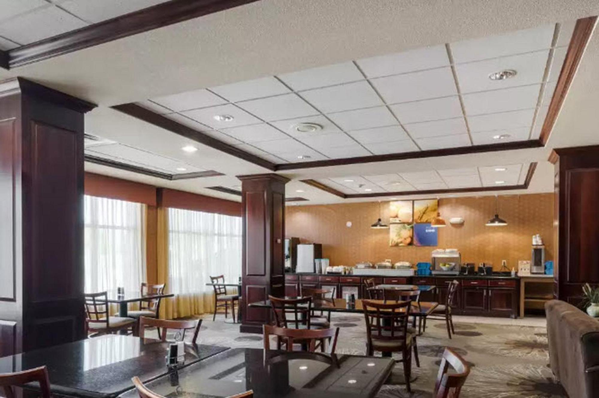 Lake Texoma Inn And Suites دنيسون المظهر الخارجي الصورة